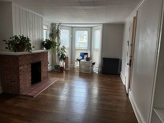 2nd image of 1 Rowley St APT 1