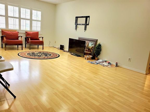 3rd image of 2700 Bellefontaine St APT B34