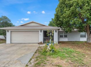 8323 Broken Willow Ln, Port Richey, FL 34668