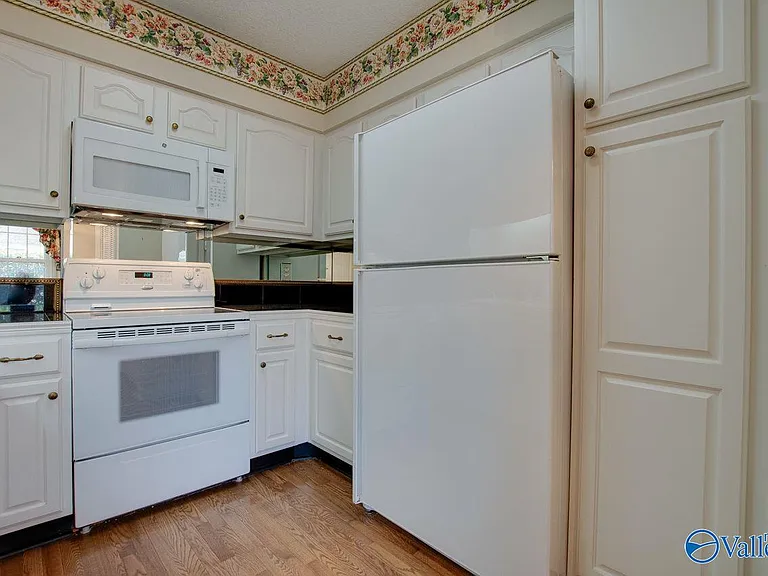 313 Kensington Ct SW #313 — Photo 13