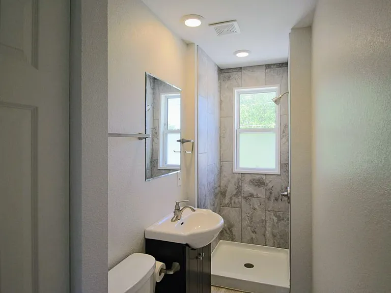 4023 E Elm Rd — Photo 10