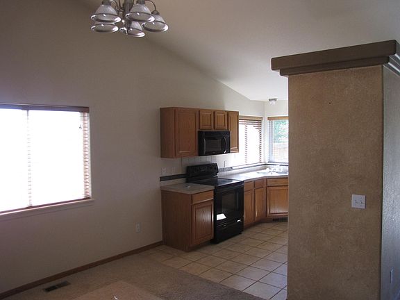 4th image of 901 Scotch Pine Dr