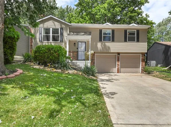 12604 S Locust St, Olathe, KS 66062