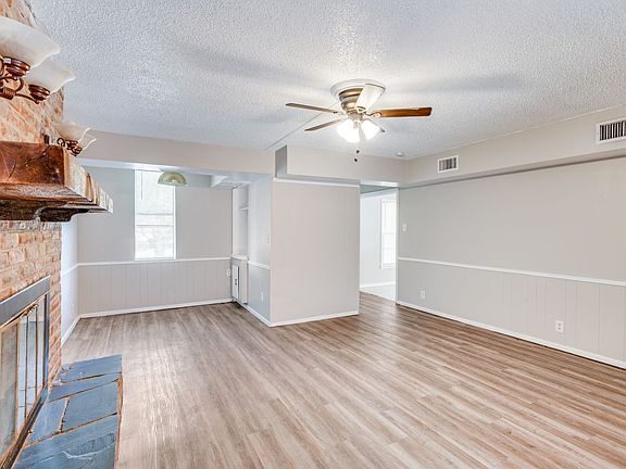 2nd image of 7028 Oak Park Dr
