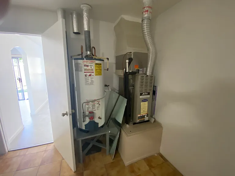 2403 Albaca Dr — Photo 3