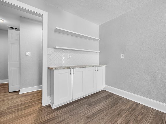 2nd image of 4212 Bart St