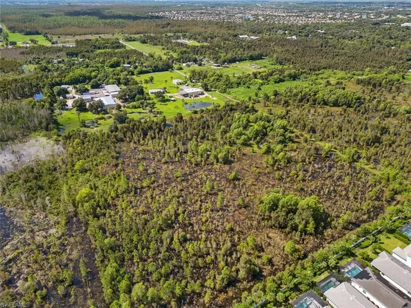 300 Brandy LN, NAPLES, FL 34114