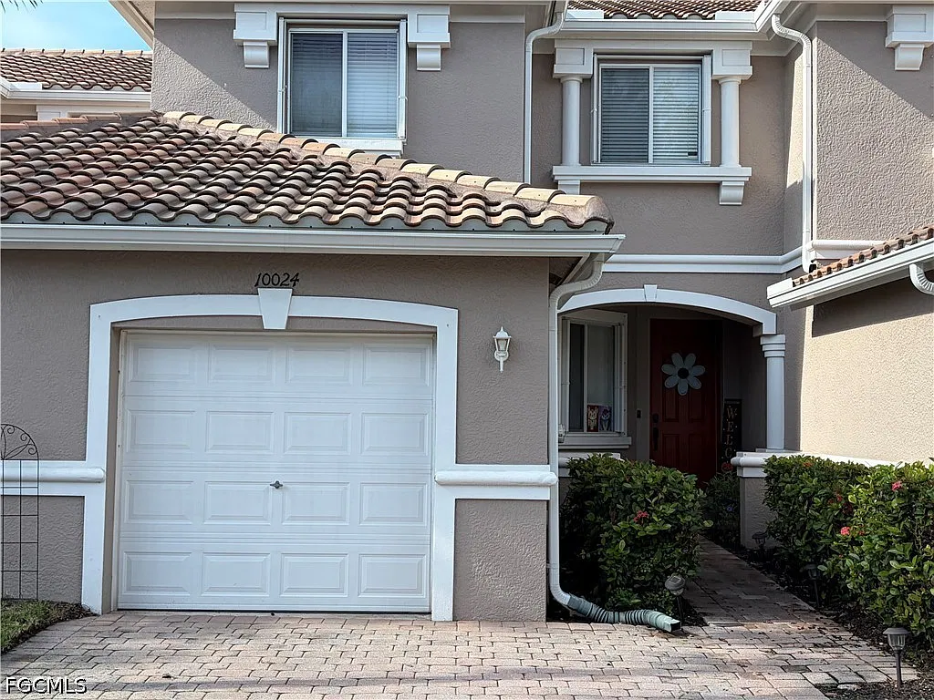3 bed, 2.5 bath, 1711 sqft, $2,200 — Photo 2