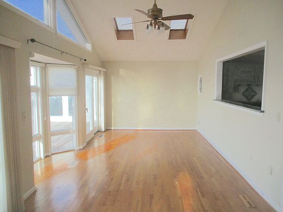 Additional Living Room