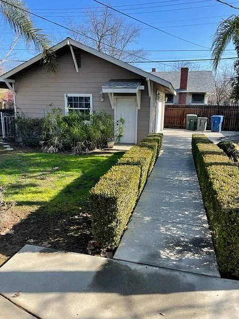 804 N Van Ness Ave — Photo 3