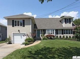1877 George Ct, Merrick, NY 11566