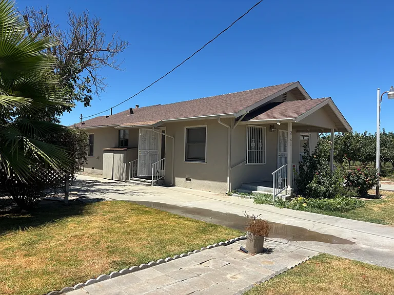 2361 N Humboldt Ave — Photo 4