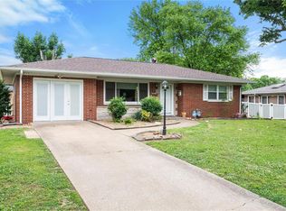 413 Southgate Dr, Belleville, IL