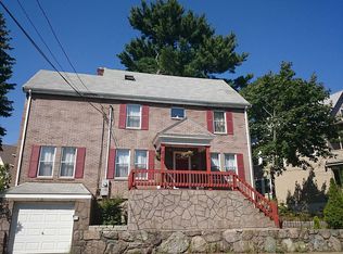 813 Heath St, Chestnut Hill, MA 02467