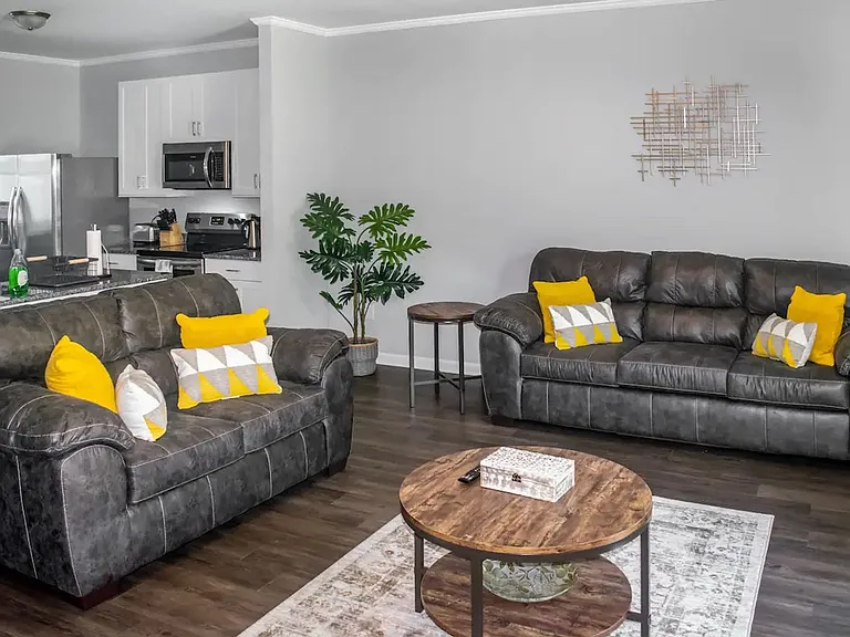 3196 Laurel Ridge Cir — Photo 5