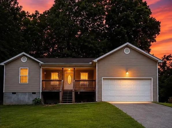 4061 Village Dr, Cohutta, GA 30710