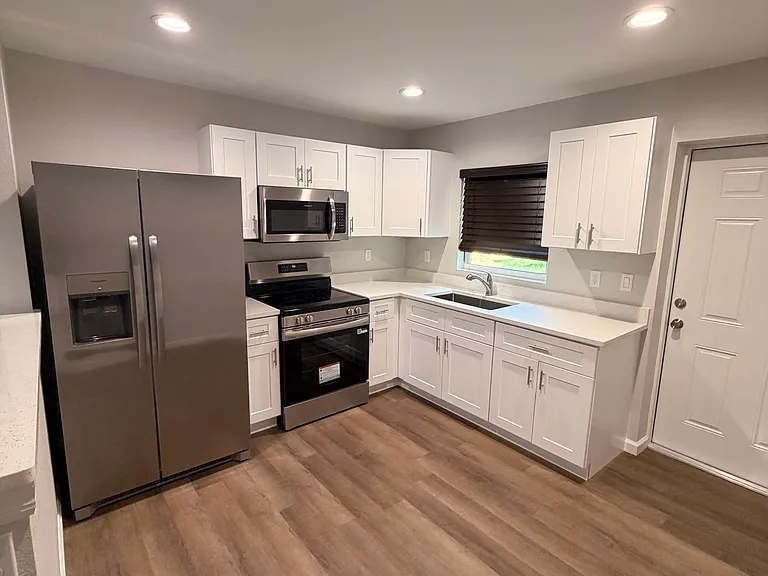 1587 SW Price Child St #2 — Photo 3