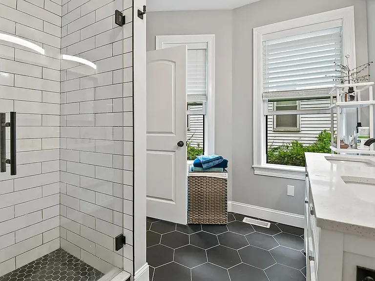 8 Greenleaf Ave #1 — Photo 9