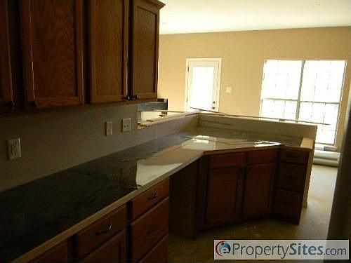 4th image of 119 Brook Orchard Blvd