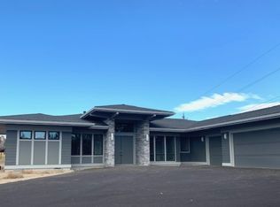 1055 Gray Flycatcher Ct, Redmond, OR