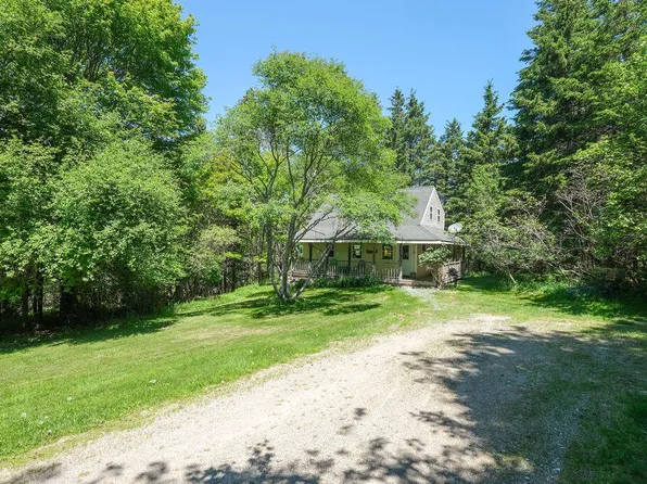 27 Spofford Drive, Deer Isle, ME 04627