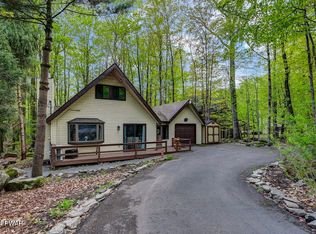 174 N Fairway Dr, Lake Ariel, PA 18436
