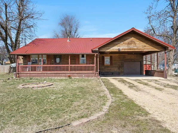 131 E Summit Avenue, Seymour, MO 65746