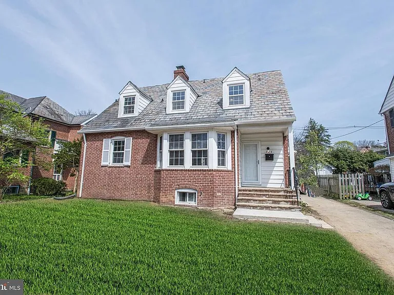 702 Kingston Rd — Photo 44