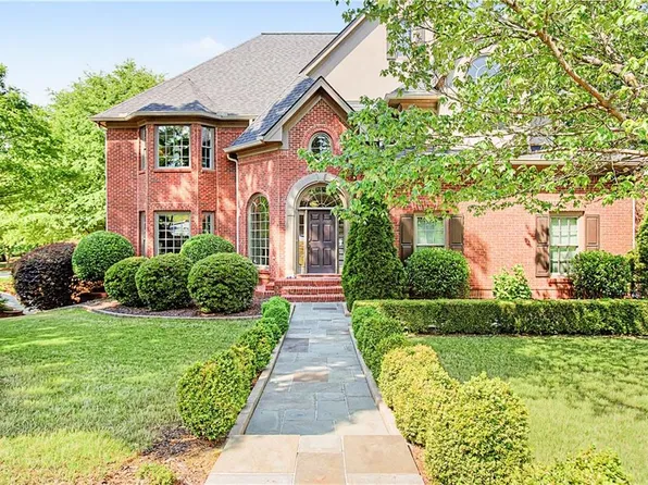 4020 Royal Pennon Ct, Peachtree Corners, GA 30092