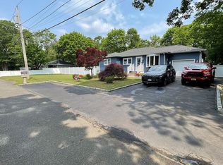 9 Baker Rd, Mastic Beach, NY 11951