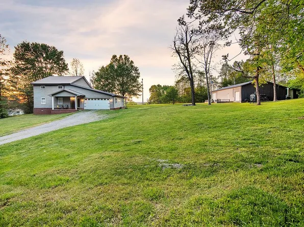 2176 Browns Mill Rd, Cookeville, TN 38506