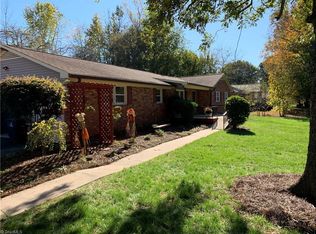 1642 Turfwood Dr, Pfafftown, NC 27040