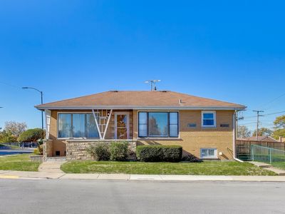 (Undisclosed Address), Chicago, IL, 60655