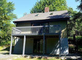 1460 Clover Rd, Long Pond, PA 18334