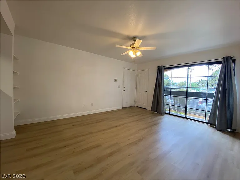 5174 S Jones Blvd #207 — Photo 7