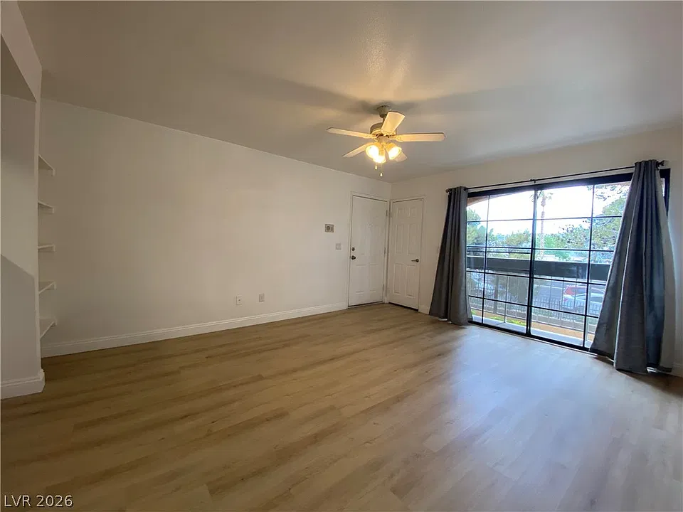 5174 S Jones Blvd #207