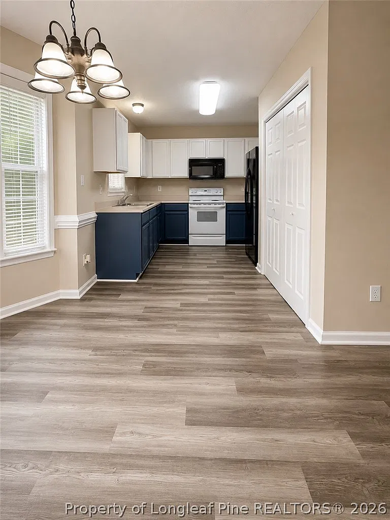 3 bed, 2.0 bath, 1456 sqft, $1,700 — Photo 3