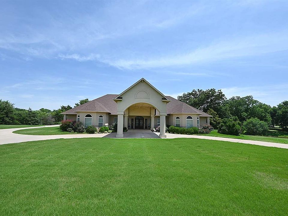 1st image of 6015 N Chateau Ct