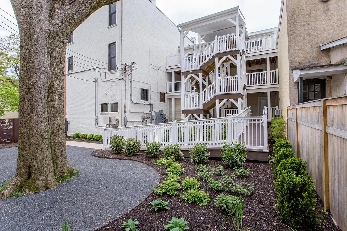 Building Photo - 41 Bridge St #D