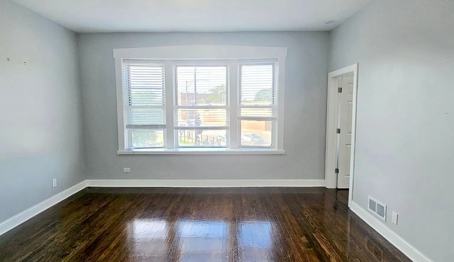 2 bed, 1.0 bath, $1,650 — Photo 2