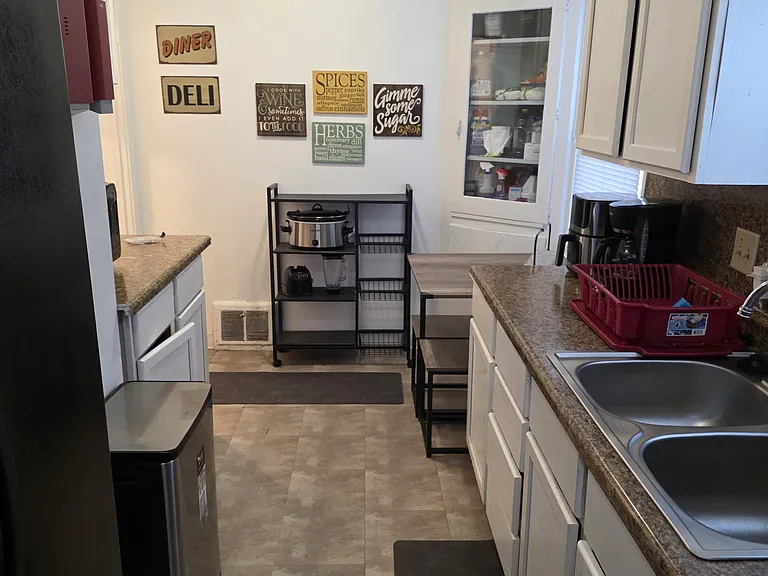 443 Agnes St — Photo 8