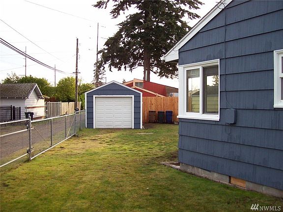 4th image of 4210 S American Lake Blvd
