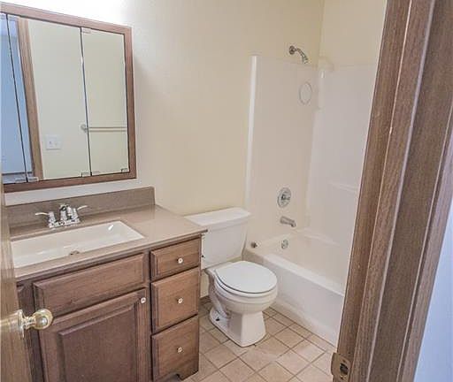 5th image of 1210 Lo Mar St