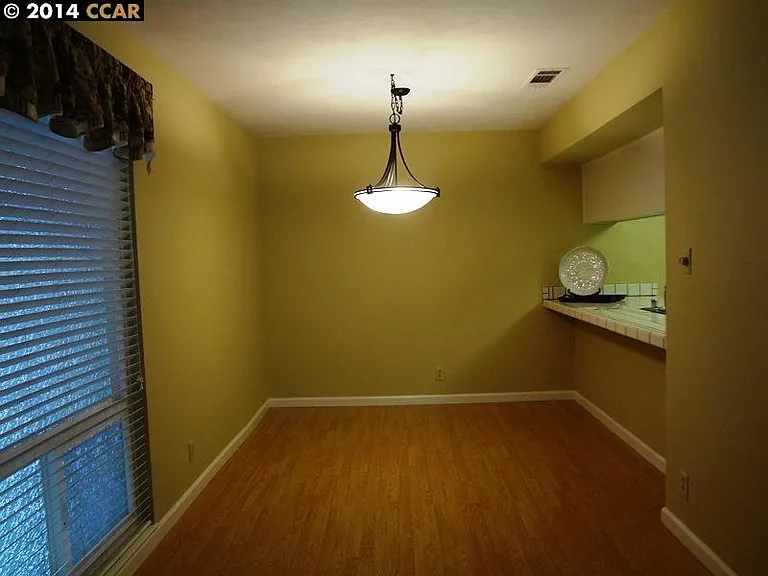 5496 Roundtree Dr — Photo 7