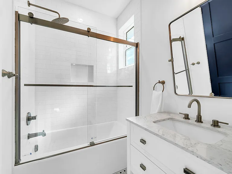 ensuite bathroom for bedroom 2