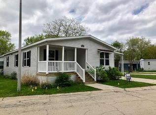 203 Parkwood Rd, Elgin, IL 60123