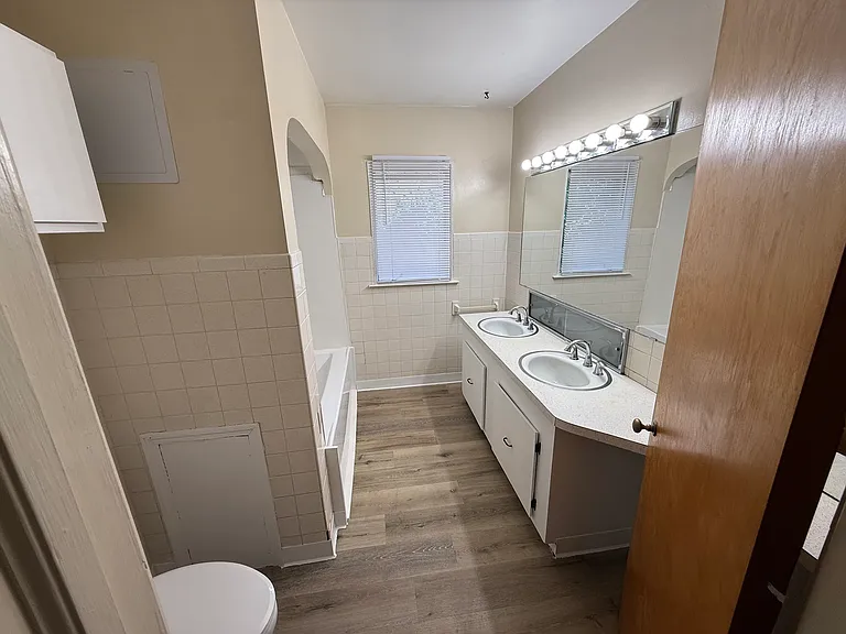 Main Bath. (Not pictured, other 1/2 bath).