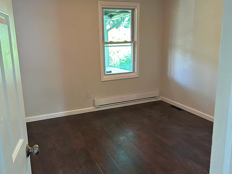 1626 Sewall Ave — Photo 2
