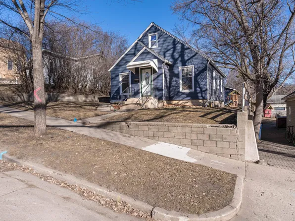 538 W Summit Ave, Fergus Falls, MN 56537