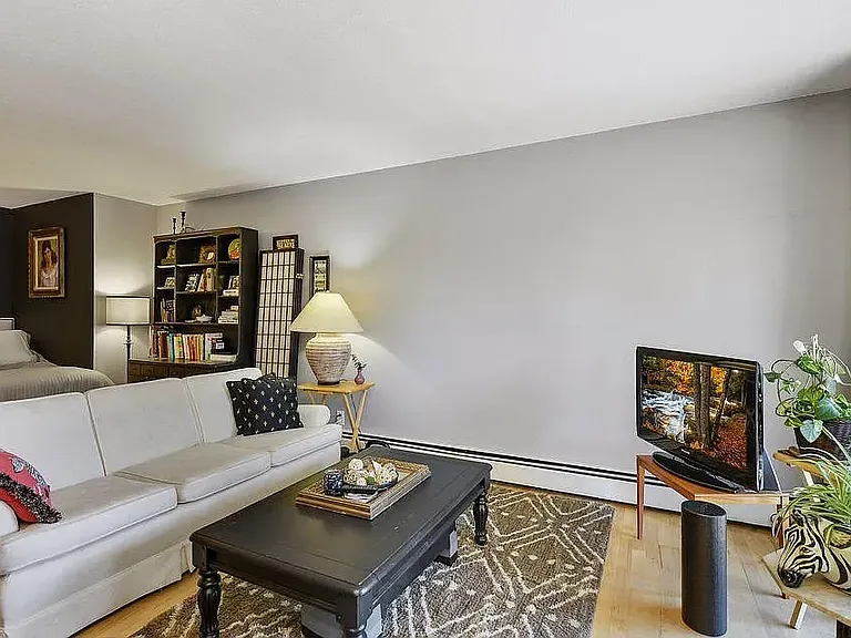 3540 Hennepin Ave S #303 — Photo 2